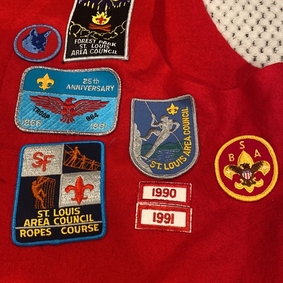 Vintage Boy Scout felt vest with 17 patches - Picture 5 of 10